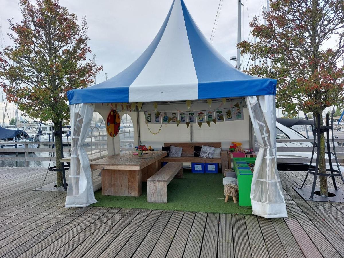 Luxury Houseboat In Volendam Marina Ξενοδοχείο Εξωτερικό φωτογραφία
